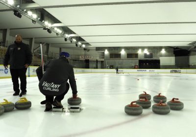 Tournoi de international de curling par le club « Les pierres de feu »