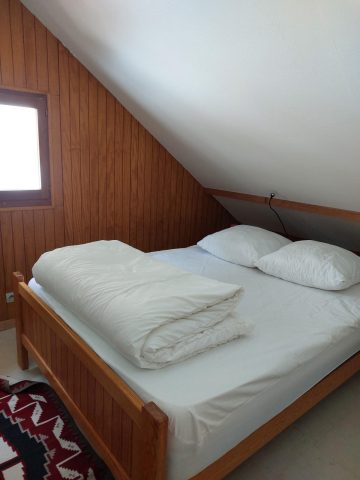 Chambre avec lit 140×190 au 2nd étage