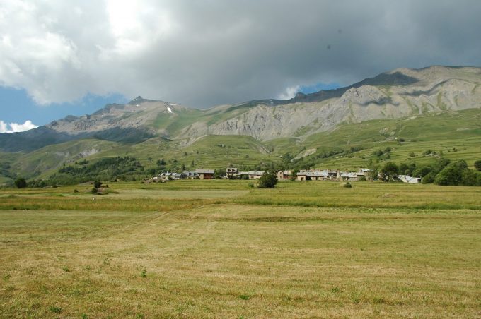 champs dessous le pied du Col – Villar d’Arène